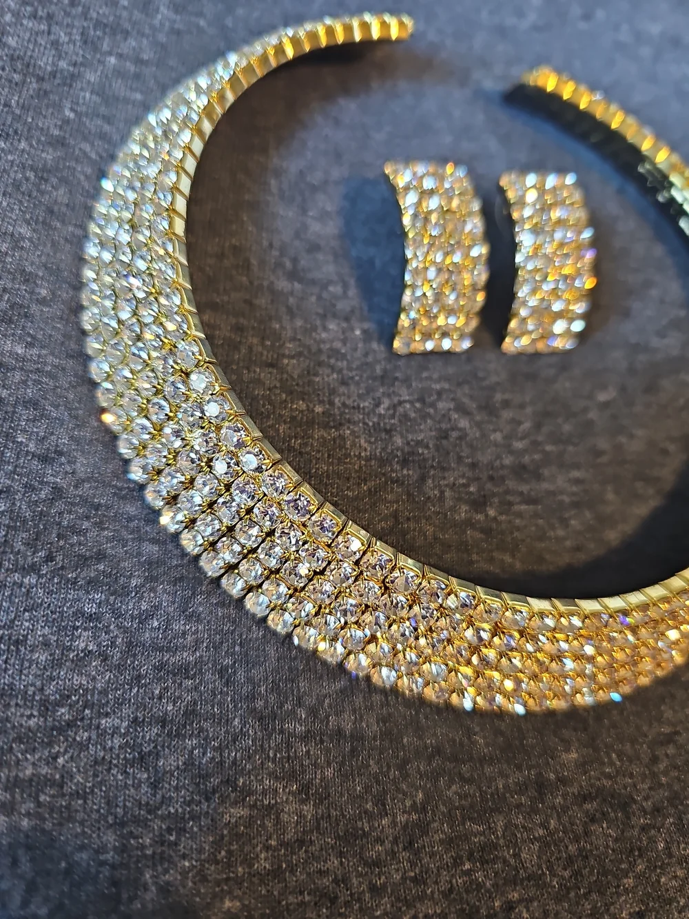 Gold-Tone Rhinestone Statement Collar Necklace & Earrings Set – Never Worn